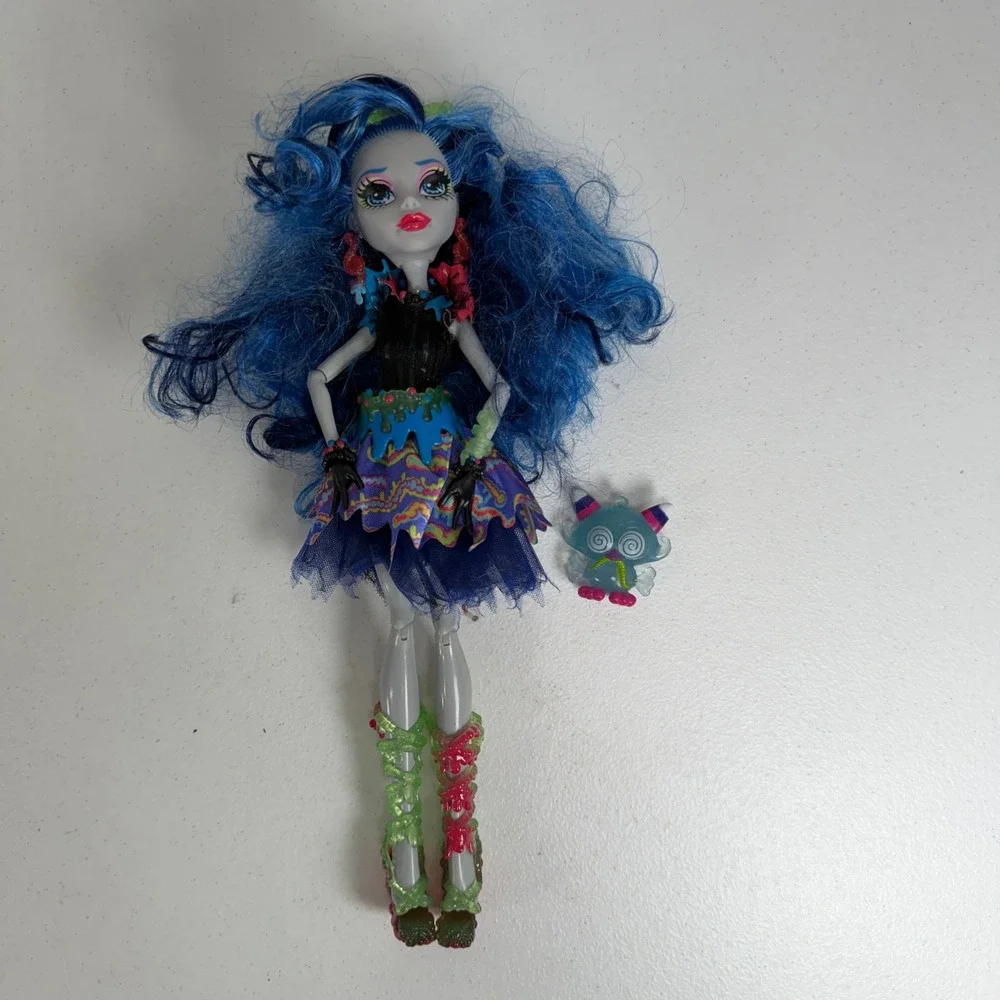 Monster High Sweet Screams Ghoulia Yelps Doll with Sir Hoots A Lot Mattel 11in